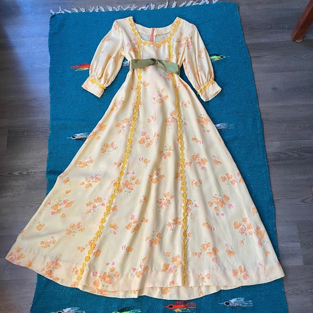 Vintage 60/70s Maxi length Long bishop sleeve yellow floral prairie cottage core